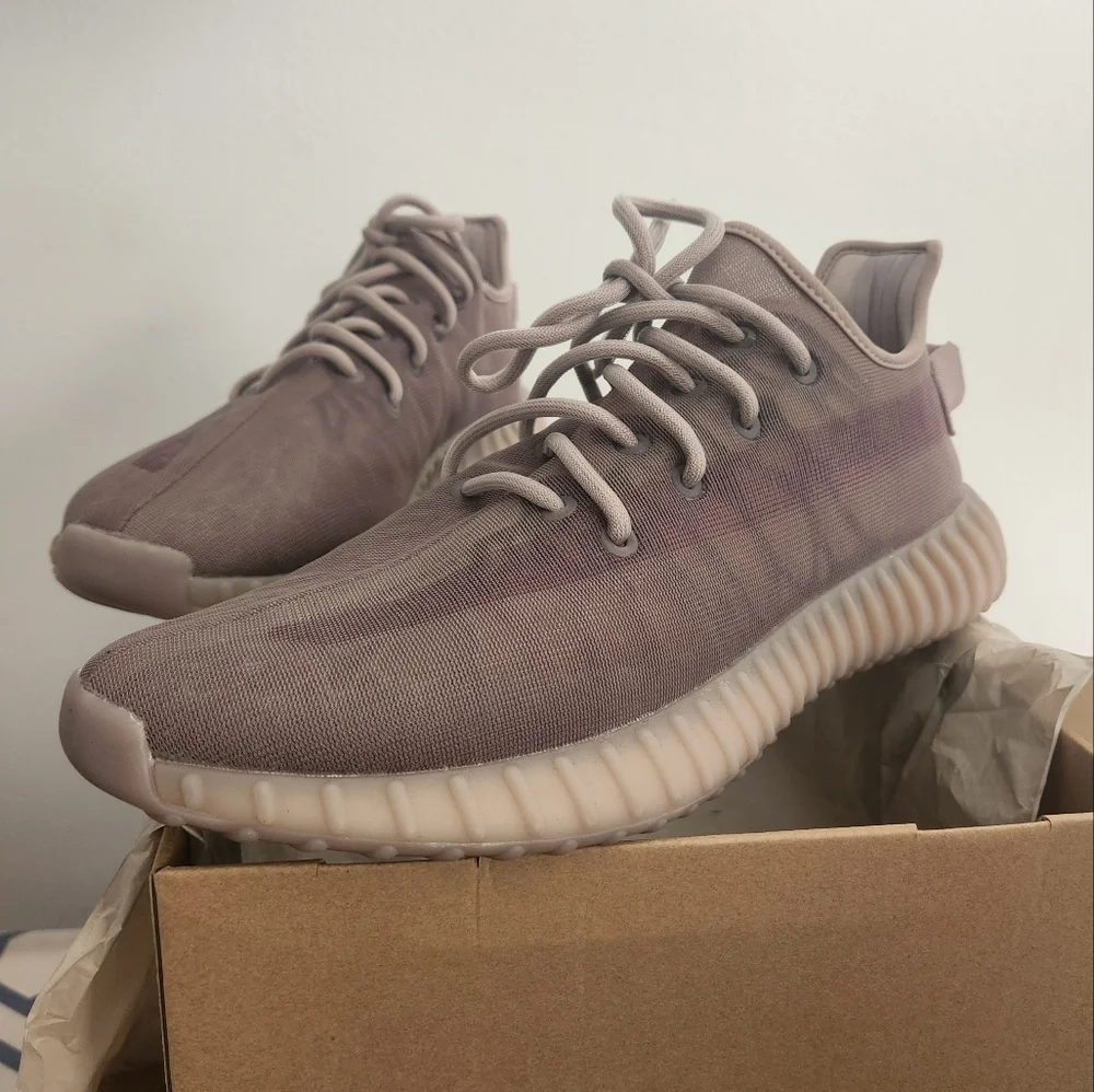 Size 12.5 YEEZY BOOST 350 Sneakers By Adidas - Picture 7 of 7
